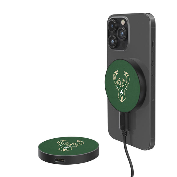 Milwaukee Bucks Solid 15-Watt Wireless Magnetic Charger